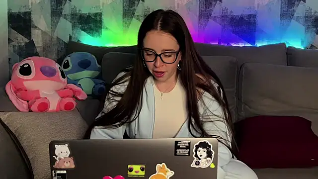 OhNicolle online show from November 8, 2025, 9:35 pm