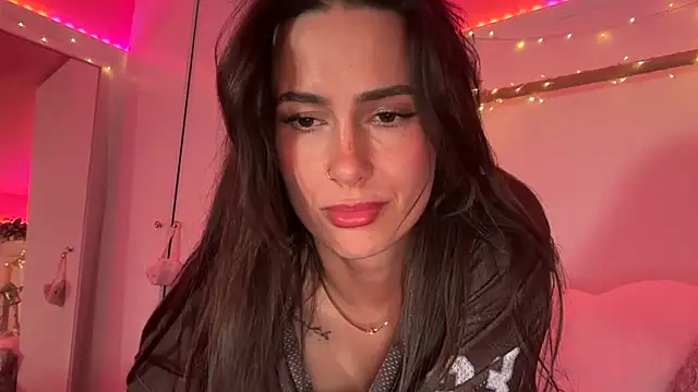 SpicyLunaaa online show from July 15, 2026, 11:32 pm