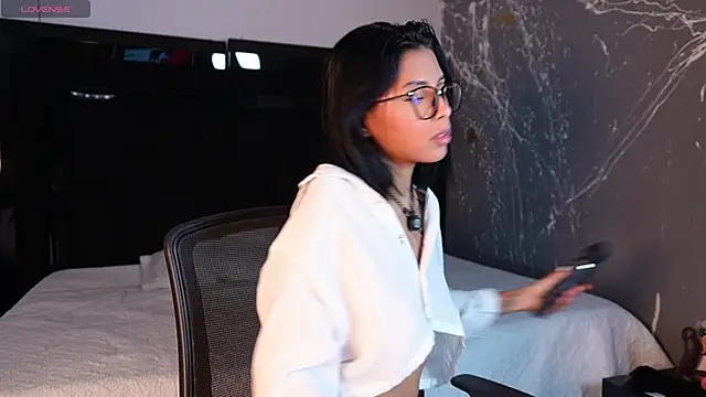 LilithLuxorr online show from November 24, 2025, 1:00 pm