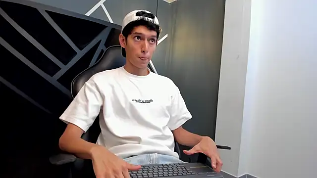 Niick Carter online show from November 10, 2025, 11:26 pm