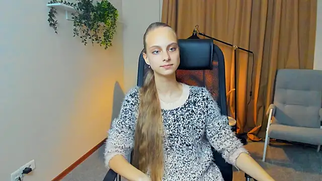 Snapshot of EmaBolins chatting on October 29, 2025, 11:45 am EmaBolins online show from October 29, 2025, 11:45 am