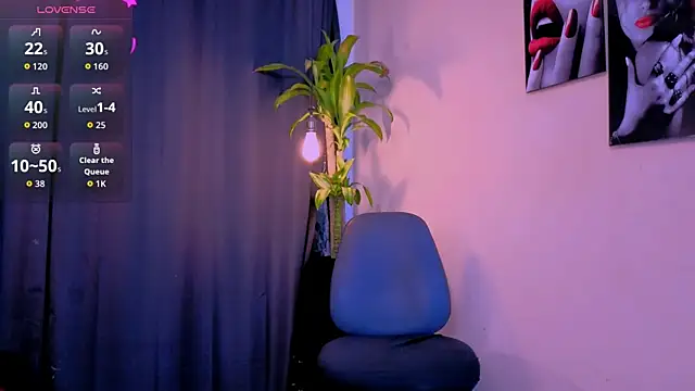 Flor Gil online show from November 18, 2025, 3:12 am