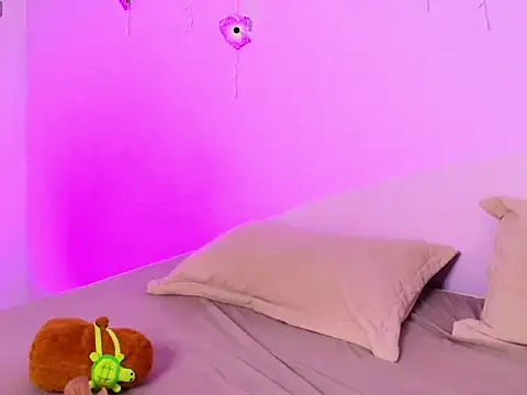 Snapshot of Aprilsweet2005 chatting on January 14, 2026, 2:01 pm Aprilsweet2005 online show from January 14, 2026, 2:01 pm