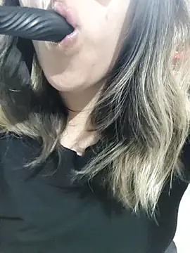 Camilu23 online show from October 29, 2025, 8:54 pm