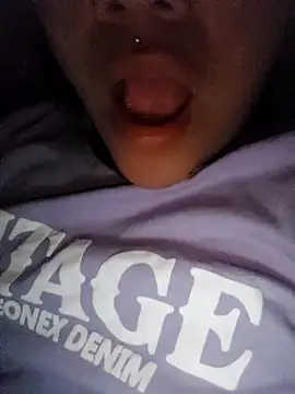 Camilu23 online show from February 4, 2026, 11:09 pm