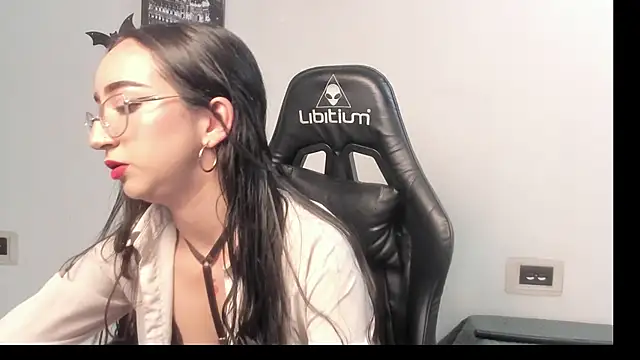 Snapshot of LindsayWild chatting on November 3, 2025, 6:42 pm LindsayWild online show from November 3, 2025, 6:42 pm