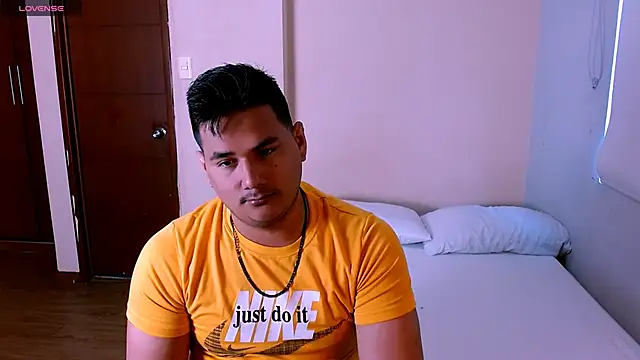 Snapshot of KingMoreno1 chatting on October 30, 2025, 1:01 pm KingMoreno1 online show from October 30, 2025, 1:01 pm