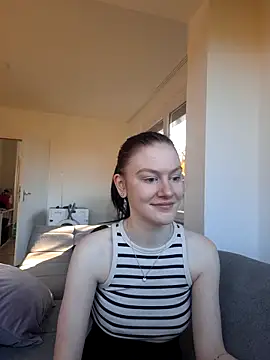 SweetAlice19 online show from November 7, 2025, 11:54 am