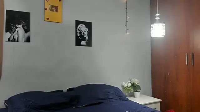 sexynova 93 online show from December 17, 2025, 7:53 pm