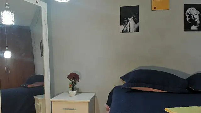 sexynova 93 online show from February 12, 2026, 7:42 pm