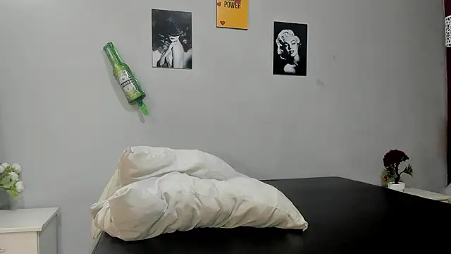 sexynova 93 online show from March 26, 2026, 7:41 pm