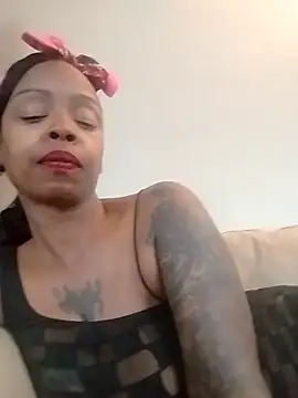 Snapshot of TasteTheeHoneyy chatting on October 31, 2025, 8:32 pm TasteTheeHoneyy online show from October 31, 2025, 8:32 pm