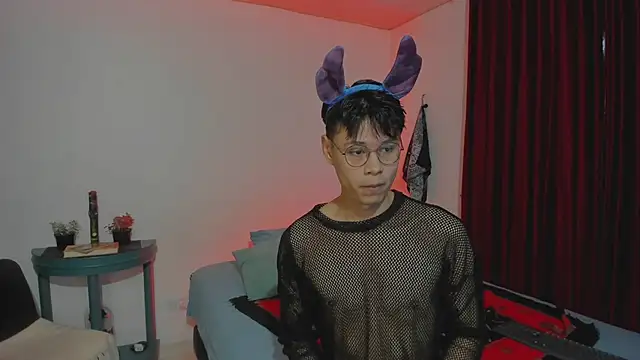 Snapshot of estmonnn chatting on November 1, 2025, 12:23 am estmonnn online show from November 1, 2025, 12:23 am