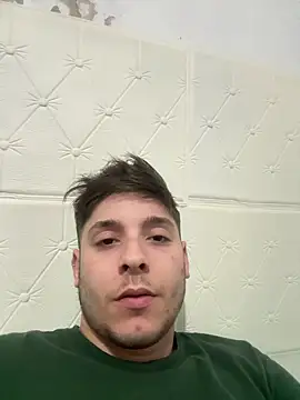 Snapshot of Elvergggg44 chatting on October 29, 2025, 6:26 am Elvergggg44 online show from October 29, 2025, 6:26 am