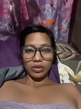 hottiebabe23 online show from November 3, 2025, 12:46 am