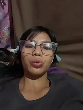 hottiebabe23 online show from November 11, 2025, 5:07 am