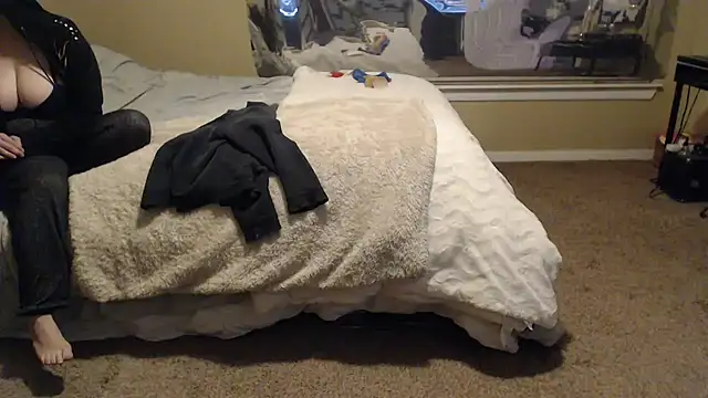 Snapshot of Skyl31 chatting on February 4, 2026, 3:01 am Skyl31 online show from February 4, 2026, 3:01 am