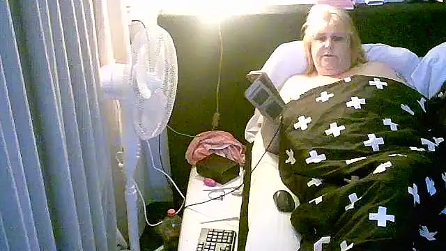 Sylviastar46 online show from November 16, 2025, 9:31 pm