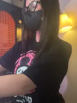 trinhvutrinh online show from April 17, 2026, 3:15 pm