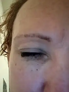 Snapshot of Karebearz1 chatting on November 10, 2025, 11:53 am Karebearz1 online show from November 10, 2025, 11:53 am