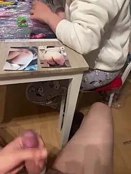 Teeny-Slut18 online show from June 4, 2026, 6:58 pm