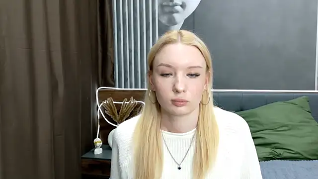 Snapshot of TiffanyJensen chatting on October 31, 2025, 11:00 am TiffanyJensen online show from October 31, 2025, 11:00 am