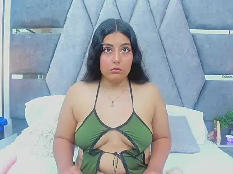 Snapshot of charlotte_chapman chatting on November 7, 2025, 3:01 pm charlotte chapman online show from November 7, 2025, 3:01 pm