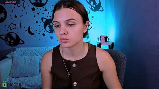 lisa dark  online show from June 13, 2026, 7:23 pm