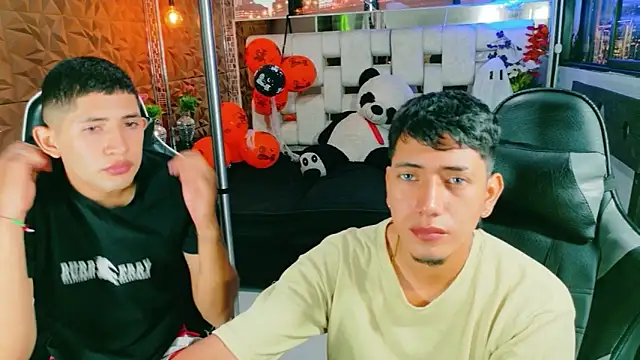 darwinandbrayann online show from November 3, 2025, 12:39 pm