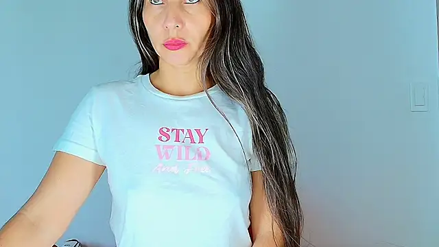 alana pink95 online show from March 5, 2026, 12:23 pm