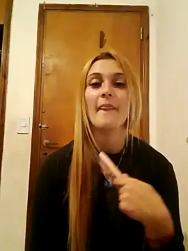 larubia arg online show from October 31, 2025, 2:45 am