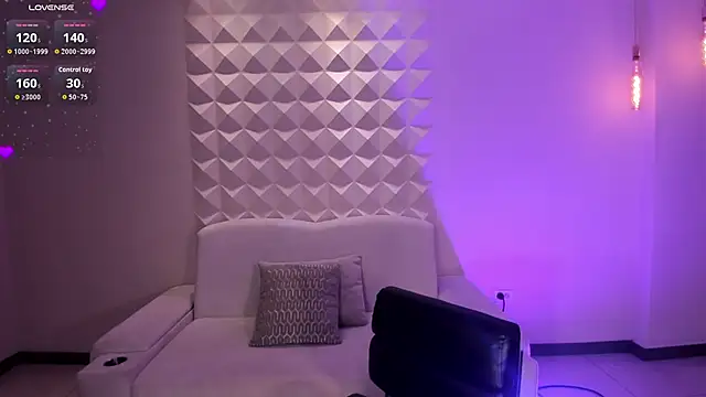 BellaConnorX online show from April 10, 2026, 2:50 am