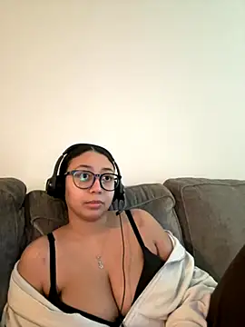 minha baby online show from December 4, 2025, 5:54 pm