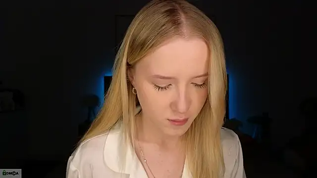 Snapshot of adele_armass chatting on February 5, 2026, 9:08 pm adele armass online show from February 5, 2026, 9:08 pm