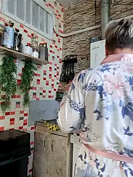 MilkySky online show from April 3, 2026, 9:40 am