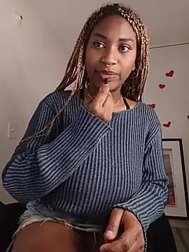EvonyFoxxx online show from July 4, 2026, 2:40 am