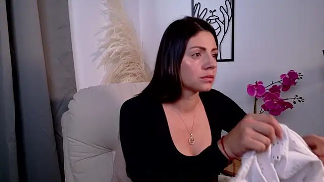 SeleneNova online show from April 13, 2026, 5:51 pm