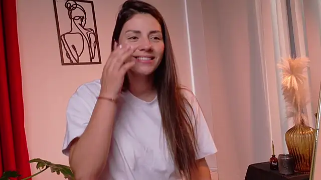 SeleneNova online show from June 25, 2026, 7:18 pm