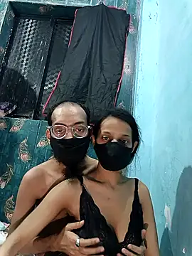 Snapshot of RITU_COUPLE chatting on October 31, 2025, 7:59 pm RITU COUPLE online show from October 31, 2025, 7:59 pm