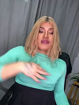 melani ferraraa  online show from July 4, 2026, 10:16 pm