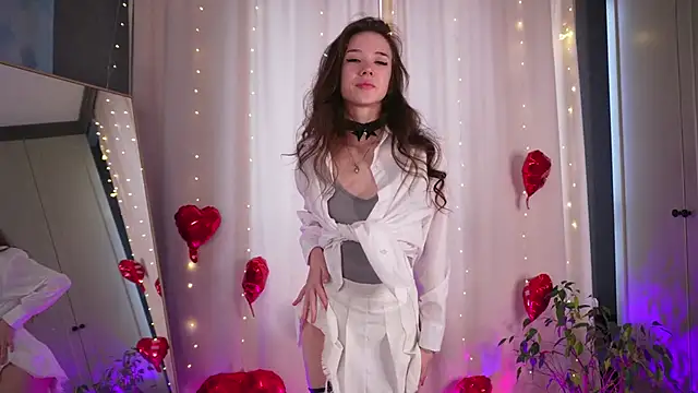 tinyanie online show from February 15, 2026, 7:05 am