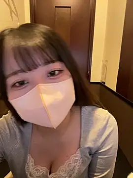 Snapshot of emiri_da_nyan chatting on March 2, 2026, 12:12 pm emiri da nyan online show from March 2, 2026, 12:12 pm