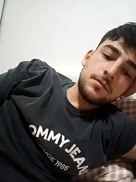 Snapshot of yasinesra757_ chatting on February 8, 2026, 2:04 am yasinesra757 online show from February 8, 2026, 2:04 am