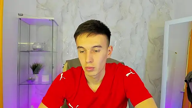 MarkKullen online show from November 2, 2025, 1:24 pm