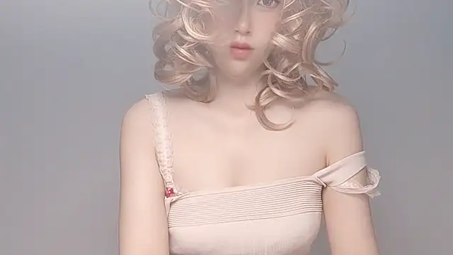JuliaNoir online show from May 11, 2026, 3:23 am