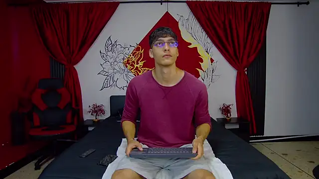 AlessioVitale online show from January 13, 2026, 12:10 pm