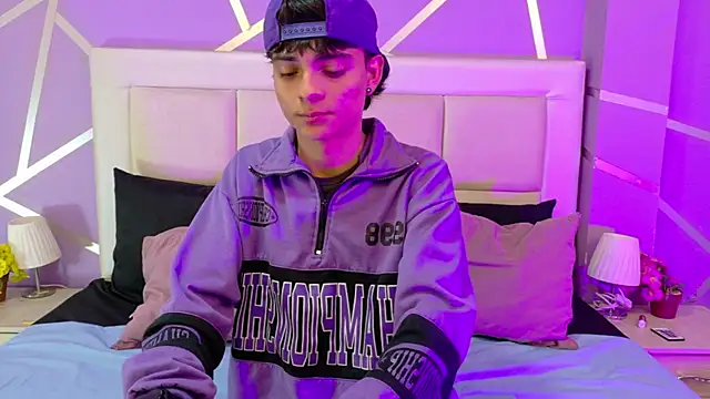 Orion XXX online show from October 31, 2025, 8:32 pm