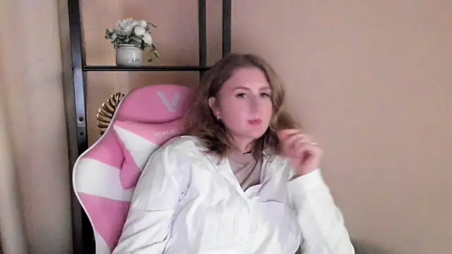 Snapshot of JeniceNagg chatting on November 1, 2025, 9:22 am JeniceNagg online show from November 1, 2025, 9:22 am