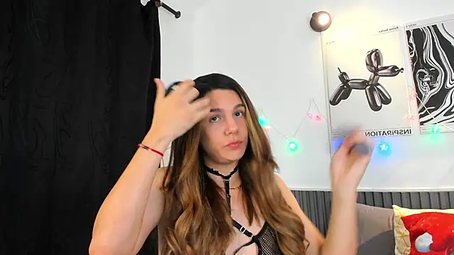 Cloe Bonne online show from December 17, 2025, 8:26 pm