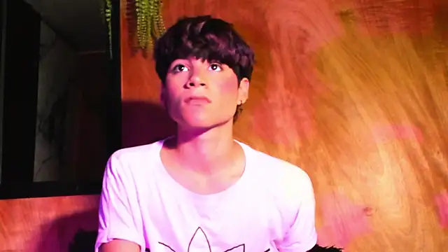 Leo Glow online show from February 16, 2026, 12:56 pm